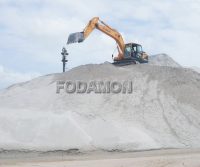 How to remove mica from quartz sand?